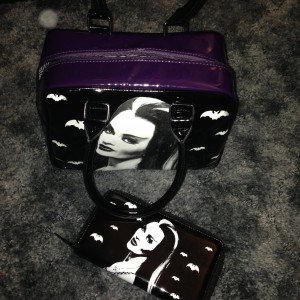 Munster Go Home: Lilly Munster bag and billfold